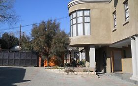 Noble Hearts Bed & Breakfast Bed and Breakfast Maseru Exterior photo