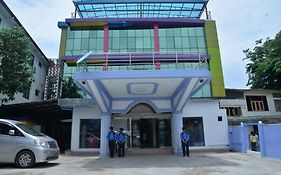 New Golden Forward Hotel Yangón Exterior photo