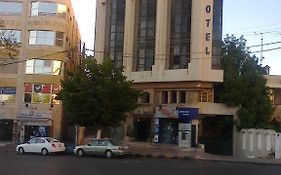 Razan Hotel Amán Exterior photo