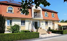 Marben Panzió Bed and Breakfast Hegykő Exterior photo