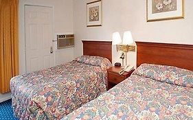 Econo Lodge Inn & Suites Shelburne Room photo