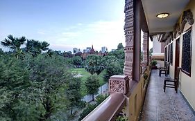 Diamond Palace Hotel - Royal Phnom Penh Exterior photo