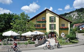 Landhotel Zum Raben Kipfenberg Exterior photo