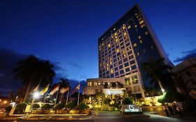 Hotel Marco Polo Davao Exterior photo