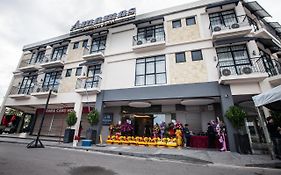 Amamas Boutique Hotel Kuching Exterior photo