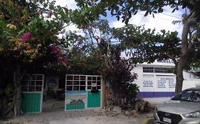 Buenos Días Guest House Puerto Morelos Exterior photo