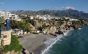 Hotel Hostal Azahara Nerja Exterior photo