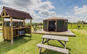 Mousley House Farm Campsite And Glamping Hotel Warwick  Exterior photo