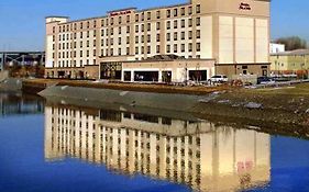 Hampton Inn & Suites Newark-Harrison-Riverwalk Exterior photo