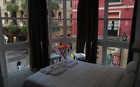 Pensión AliciaZzz Bed And Breakfast Bilbao Exterior photo