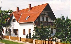 Zsuzsa Panzió Bed and Breakfast Balatonfüred Exterior photo