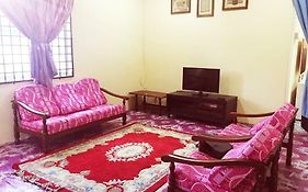 Homestay Bandar Pekan - Musleem Preferred Exterior photo