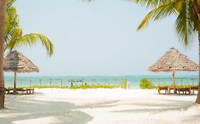 Bwejuu Beach Palm Villa Exterior photo