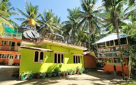 Oyo 12130 Home Cozy Stay Near Parampara Resort Kushālnagar Exterior photo