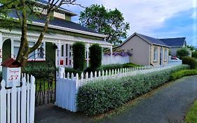 Designer cabaña Bed and Breakfast Christchurch Exterior photo