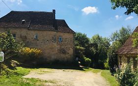 Gite Et Chambres D'Hotes - Sur Le Chemin Des Sens Azerat Exterior photo