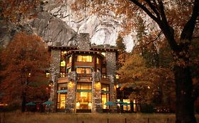 Hotel The Ahwahnee Yosemite Village Exterior photo