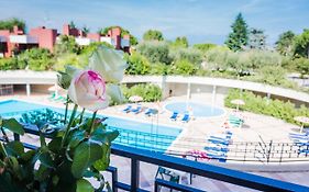 Hotel Residence Holiday Sirmione Exterior photo