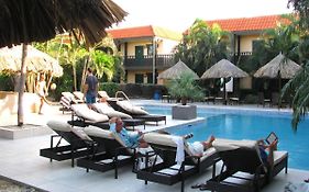 Hotel Perle D'Or Aruba Palm Beach Exterior photo