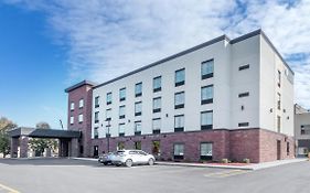 Cobblestone Hotel & Suites - Janesville Exterior photo