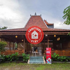 Hotel Oyo 594 Joglo Manggisan Syariah Yogyakarta Exterior photo