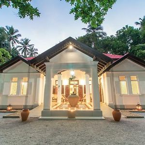 The Pineapple Villa Gampaha Exterior photo