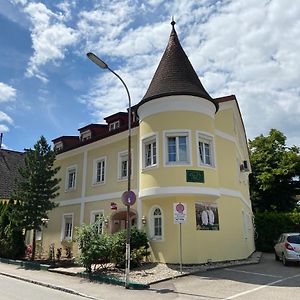 Hotel Gaestehaus Auerhahn Vöcklabruck Exterior photo