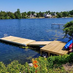 Family Cottage On Chaumont Bay, Walk To Downtown Exterior photo