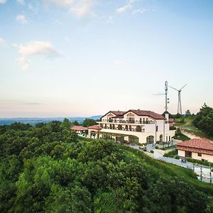 Hotel Zaara Estate Glavan Exterior photo