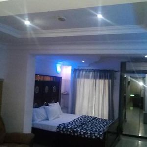 Theodawn Hotels @ Suite 29 Ikeja Exterior photo