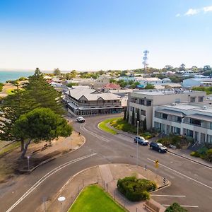 Aurora Ozone Hotel Kingscote Exterior photo