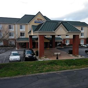 Hotel Baymont By Wyndham Clinton Exterior photo