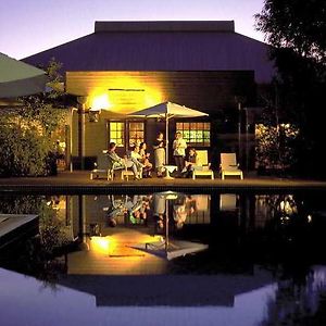 Outback Hotel & Lodge Ayers Rock  Exterior photo