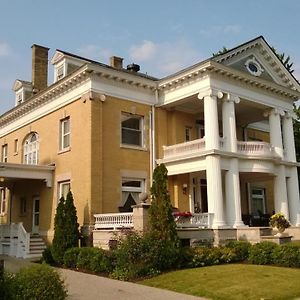 Cartier Mansion Bed and Breakfast Ludington Exterior photo