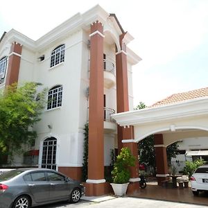Oyo 905 Hotel De'Light Villa Kota Bharu Exterior photo