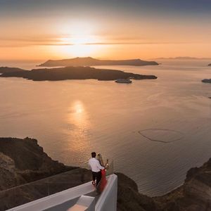 Symphony Suites Santorini Pyrgos Kallistis Room photo