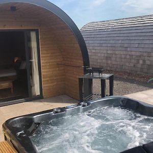 Hotel Superior Glamping Pod With Hot Tub Frodsham Exterior photo