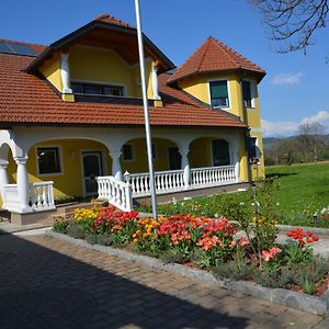 Hotel Privatzimmer Marina Völkermarkt Exterior photo