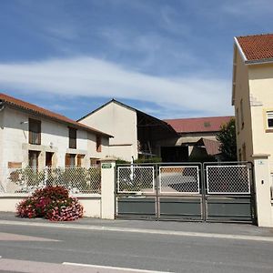 COUR LA DAME chez Béatris et Christophe Janson Bed and Breakfast Les Grandes-Loges Exterior photo