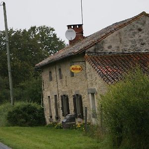 Chez Gondat Chambre D'Hotes Saint-Martial-sur-Isop Exterior photo