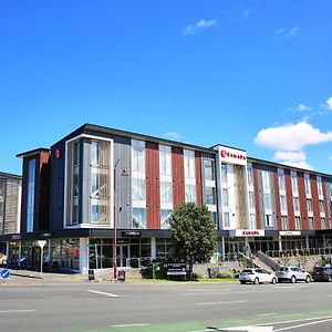 Ramada Suites By Wyndham Albany Auckland Exterior photo