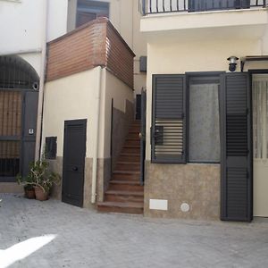 Bed And Breakfast La Volpe Rossa Regalbuto Exterior photo