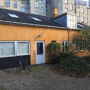 Rooms in quiet Yellow Courtyard Apartment Copenhague Exterior photo