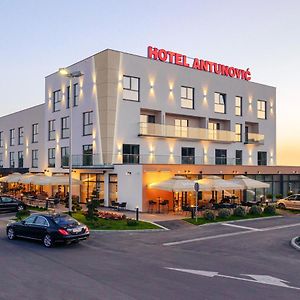 Antunović Hotel East Sesvete Exterior photo