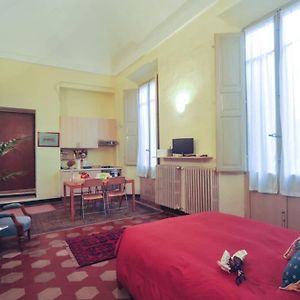 Cozy Apartment In Palazzo Malaspina Plasencia Exterior photo