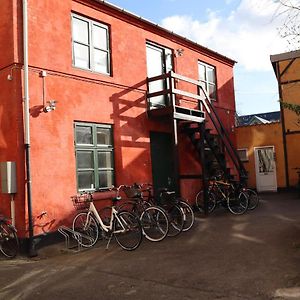 Charming Red Courtyard Apartment Copenhague Exterior photo