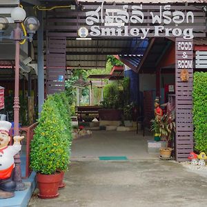 Apartamento Smiley Frog Kanchanaburi Exterior photo