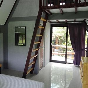 Joglopari Guesthouse Room 2 Bukan Untuk Pasangan Non Pasutri Tjepit Exterior photo