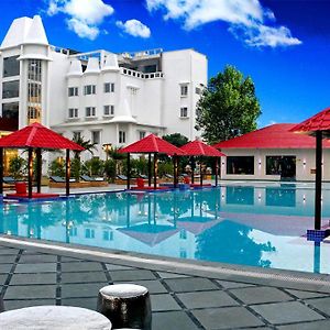 Tiaraa Hotels & Resorts Rāmnagar Exterior photo