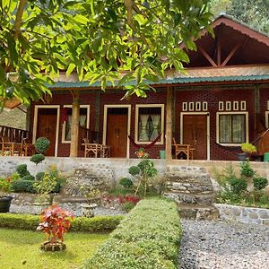 Sahnan Guest House Bukit Lawang Exterior photo